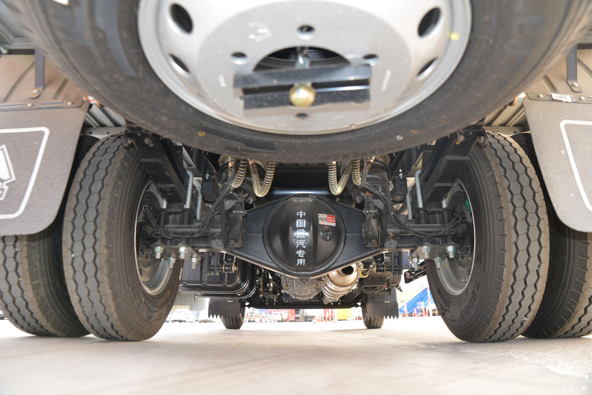 8.85万 115马力潍柴国六 HOWO悍将4米2城配合规轻卡