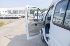 江铃汽车 特顺 122马力 9座 2.8T柴油 长轴中高顶轻客(国六)