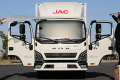 康玲领跑 领跑未来 配高强动力 高强货箱