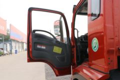 湖北大运 致胜 标载型 220马力 6X2 5.8米栏板载货车(10挡)(DYQ1243D6CB)