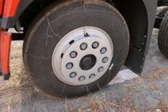 湖北大运 致胜 标载型 220马力 6X2 5.8米栏板载货车(10挡)(DYQ1243D6CB)