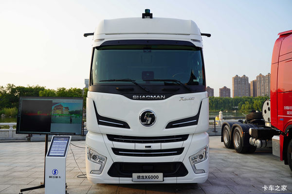 陕汽重卡 德龙X6000 经典版 560马力 4X2 AMT自动挡牵引车(国六)(SX4189GD1Q2)