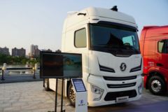 陕汽重卡 德龙X6000 600马力 4X2 AMT自动挡牵引车(SX4189Y6381)
