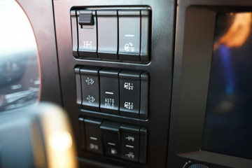 �����ؿ� ����X6000 600���� 4X2 AMT�Զ���ǣ����ͼƬ