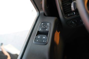 �����ؿ� ����X6000 600���� 4X2 AMT�Զ���ǣ����ͼƬ