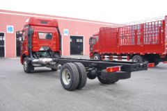 一汽解放 J6L中卡 尊享版 绿通款 260马力 4X2 6.75米栏板载货车(国六)(高顶)(速比4.444)(CA1180P62K1L4E6)