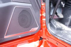 一汽解放 J6L中卡 尊享版 绿通款 260马力 4X2 6.75米栏板载货车(国六)(高顶)(速比4.444)(CA1180P62K1L4E6)