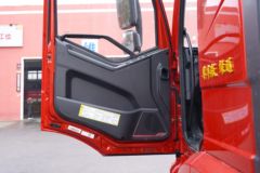 一汽解放 J6L中卡 尊享版 绿通款 260马力 4X2 6.75米栏板载货车(国六)(高顶)(速比4.444)(CA1180P62K1L4E6)