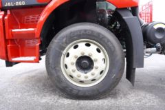 一汽解放 J6L中卡 尊享版 绿通款 260马力 4X2 6.75米栏板载货车(国六)(高顶)(速比4.444)(CA1180P62K1L4E6)