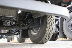 湖北大运 致胜 标载型 230马力 6X2 5.8米栏板载货车(DYQ1243D6CB)