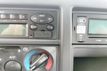 ���� ����˹V9 ���ţ������ 220���� 4X2 6.8�ײ�դʽ�ػ���(�ٱ�4.875)(HFC5180CCYB90K2E2S)ͼƬ