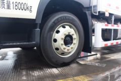 青岛解放 JK6中卡 260马力 4X2 6.75米AMT自动挡冷藏车(国六)(CA5180XLCP28K2L5E6A80)