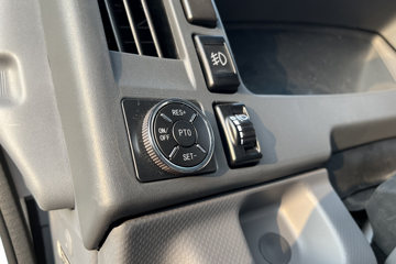 ���� ��ʮ��700P 205���� 4X2 ��Դ������(����)ͼƬ