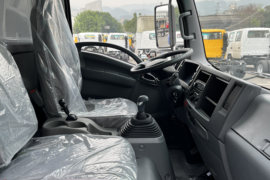 五十铃KV600&nbsp;电源车底盘图片