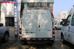 江铃汽车 特顺 122马力 2.8T柴油 3座 手动短轴中顶封闭货车