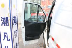 江铃汽车 特顺 122马力 2.8T柴油 3座 手动短轴中顶封闭货车