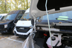 江铃汽车 特顺 122马力 2.8T柴油 3座 手动短轴中顶封闭货车