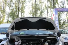 江铃汽车 特顺 122马力 2.8T柴油 3座 手动短轴中顶封闭货车