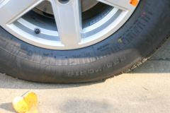 江铃 新宝典 2022款 舒享版 2.5T柴油 140马力 手动两驱 标轴双排皮卡(国六)