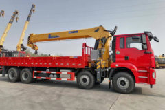 陕汽重卡 德龙新M3000 350马力 8X4 8.2米随车吊(程力威牌)(CLW5316JSQ6SZ)