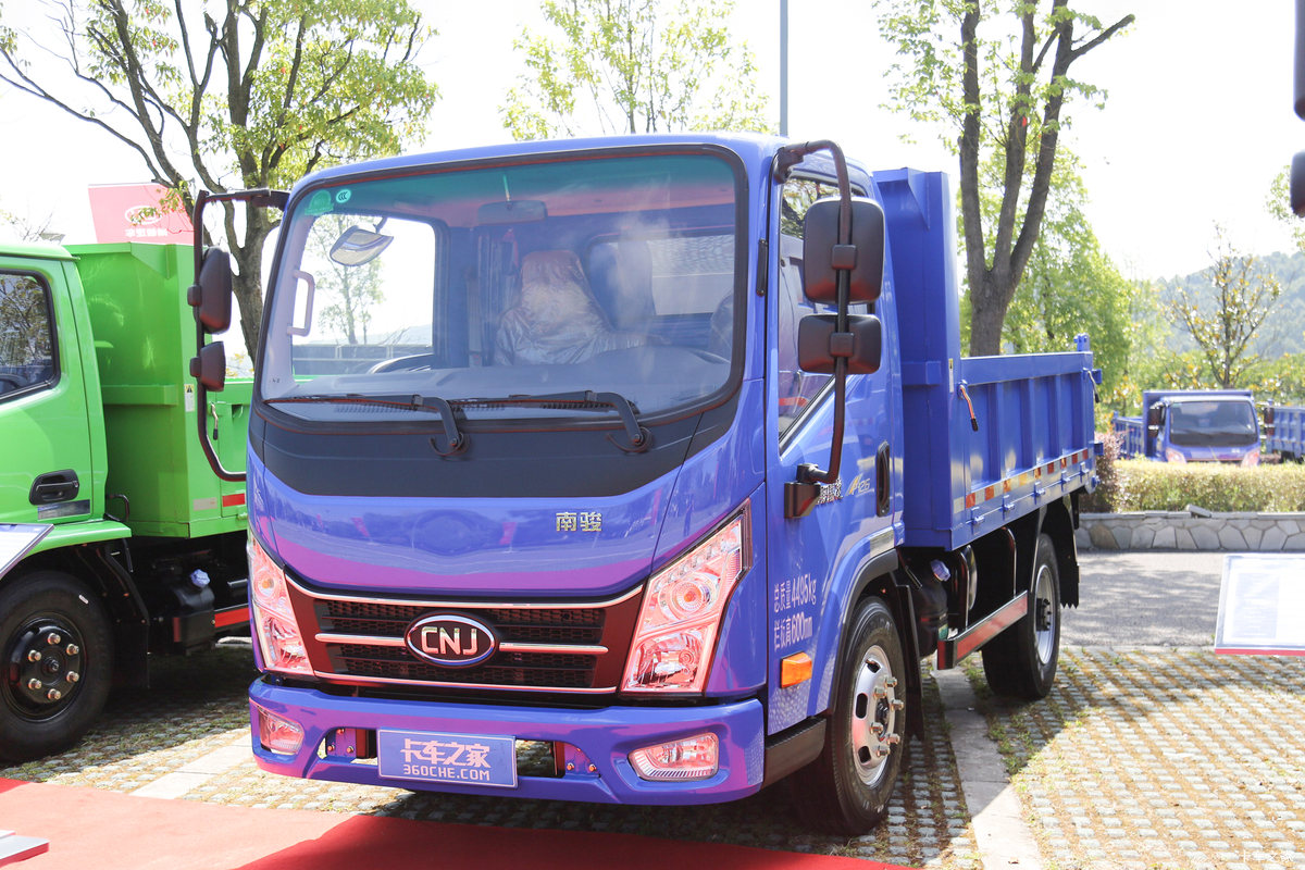 南骏汽车 瑞捷D20 127马力 4X2 3.1米自卸车