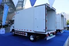 宇通轻卡 中体 4.12米单排纯电动厢式轻卡90.236kWh