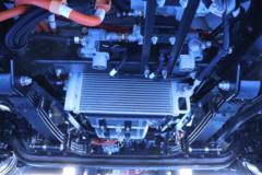 宇通轻卡 中体 4.12米单排纯电动厢式轻卡90.236kWh