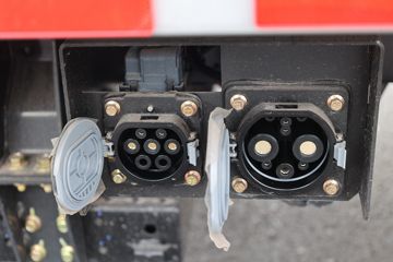 ������Խ��X1 ���ʰ� 2.84T 3.035�׵��Ŵ��綯��ʽ΢��(SC5031XXYXDD64BEV)41.86kWhͼƬ