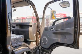 骏铃EV5(原帅铃i5)&nbsp;电动载货车内饰图片