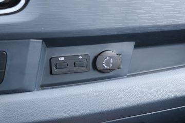 ���� ����V1 2.8T 3.2�׵��Ŵ��綯����΢��38.6kWhͼƬ