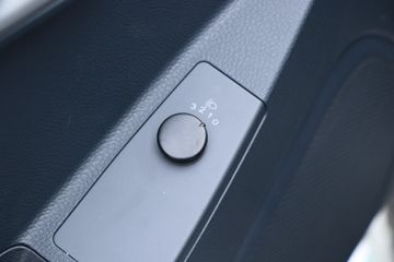 ���� ����V1 2.8T 3.2�׵��Ŵ��綯����΢��38.6kWhͼƬ