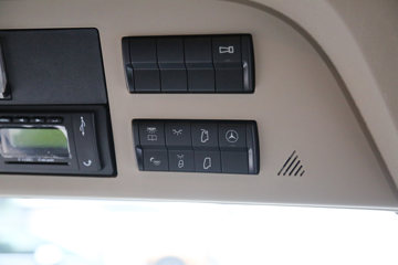 ���� Actros �ؿ� �ǻ�������  530���� 6X4 �Զ���ǣ����(����)(BJ4266Y6DHL-A2)ͼƬ