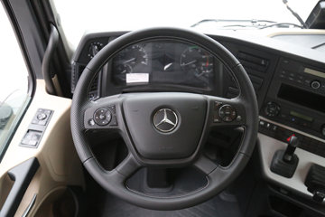 ���� Actros �ؿ� �ǻ�������  530���� 6X4 �Զ���ǣ����(����)(BJ4266Y6DHL-A2)ͼƬ