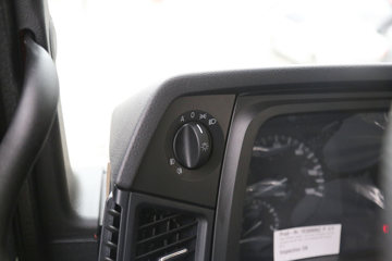 ���� Actros �ؿ� �ǻ�������  530���� 6X4 �Զ���ǣ����(����)(BJ4266Y6DHL-A2)ͼƬ