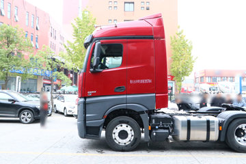 ���� Actros �ؿ� �ǻ�������  530���� 6X4 �Զ���ǣ����(����)(BJ4266Y6DHL-A2)ͼƬ