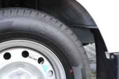 福田 祥菱M1 2.8T 3.05米单排纯电动栏板微卡38.6kWh
