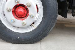 东风 多利卡D6-N 锐能版 140马力 4.13米单排栏板轻卡(国六)(EQ1070S3CDF)