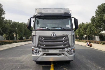 中国重汽 豪沃NX 270马力 4X2 6.83米冷藏车(ZZ5187XLCK511JF1)