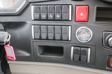 �й�����HOWO ͳ˧ 160���� 4X2 4.15����س�(����)(ZZ5047XLCH3315F145)ͼƬ