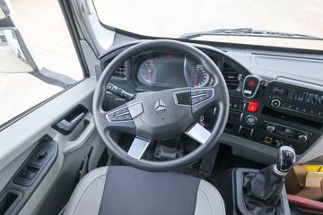 �й�����HOWO ͳ˧ 160���� 4X2 4.15����س�(����)(ZZ5047XLCH3315F145)ͼƬ