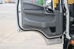 中国重汽HOWO 统帅 160马力 4X2 4.15米冷藏车(国六)(ZZ5047XLCH3315F145)