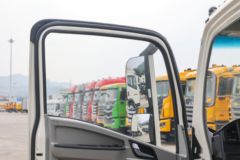 中国重汽HOWO 统帅 160马力 4X2 4.15米冷藏车(国六)(ZZ5047XLCH3315F145)