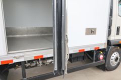 中国重汽HOWO 统帅 160马力 4X2 4.15米冷藏车(国六)(ZZ5047XLCH3315F145)