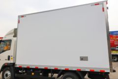 中国重汽HOWO 统帅 160马力 4X2 4.15米冷藏车(国六)(ZZ5047XLCH3315F145)