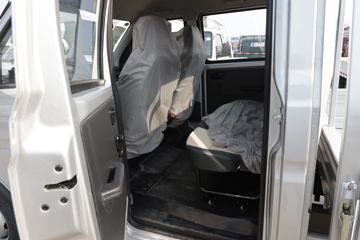 ������Խ��X3 PLUS 2022�� �콢�� 1.6L ���� 122���� 2.55��˫������΢��(����)(SC1034NAS6B1)ͼƬ