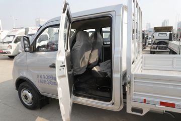 ������Խ��X3 PLUS 2022�� �콢�� 1.6L ���� 122���� 2.55��˫������΢��(����)(SC1034NAS6B1)ͼƬ