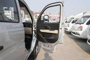 ������Խ��X3 PLUS 2022�� �콢�� 1.6L ���� 122���� 2.55��˫������΢��(����)(SC1034NAS6B1)ͼƬ