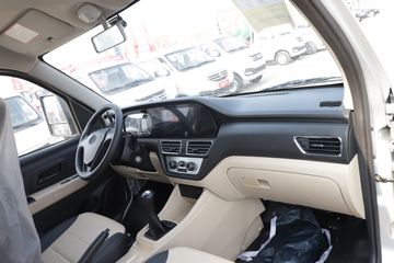 ������Խ��X3 PLUS 2022�� �콢�� 1.6L ���� 122���� 2.55��˫������΢��(����)(SC1034NAS6B1)ͼƬ