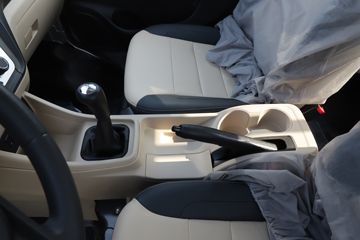 ������Խ��X3 PLUS 2022�� �콢�� 1.6L ���� 122���� 2.55��˫������΢��(����)(SC1034NAS6B1)ͼƬ