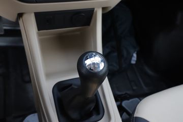 ������Խ��X3 PLUS 2022�� �콢�� 1.6L ���� 122���� 2.55��˫������΢��(����)(SC1034NAS6B1)ͼƬ